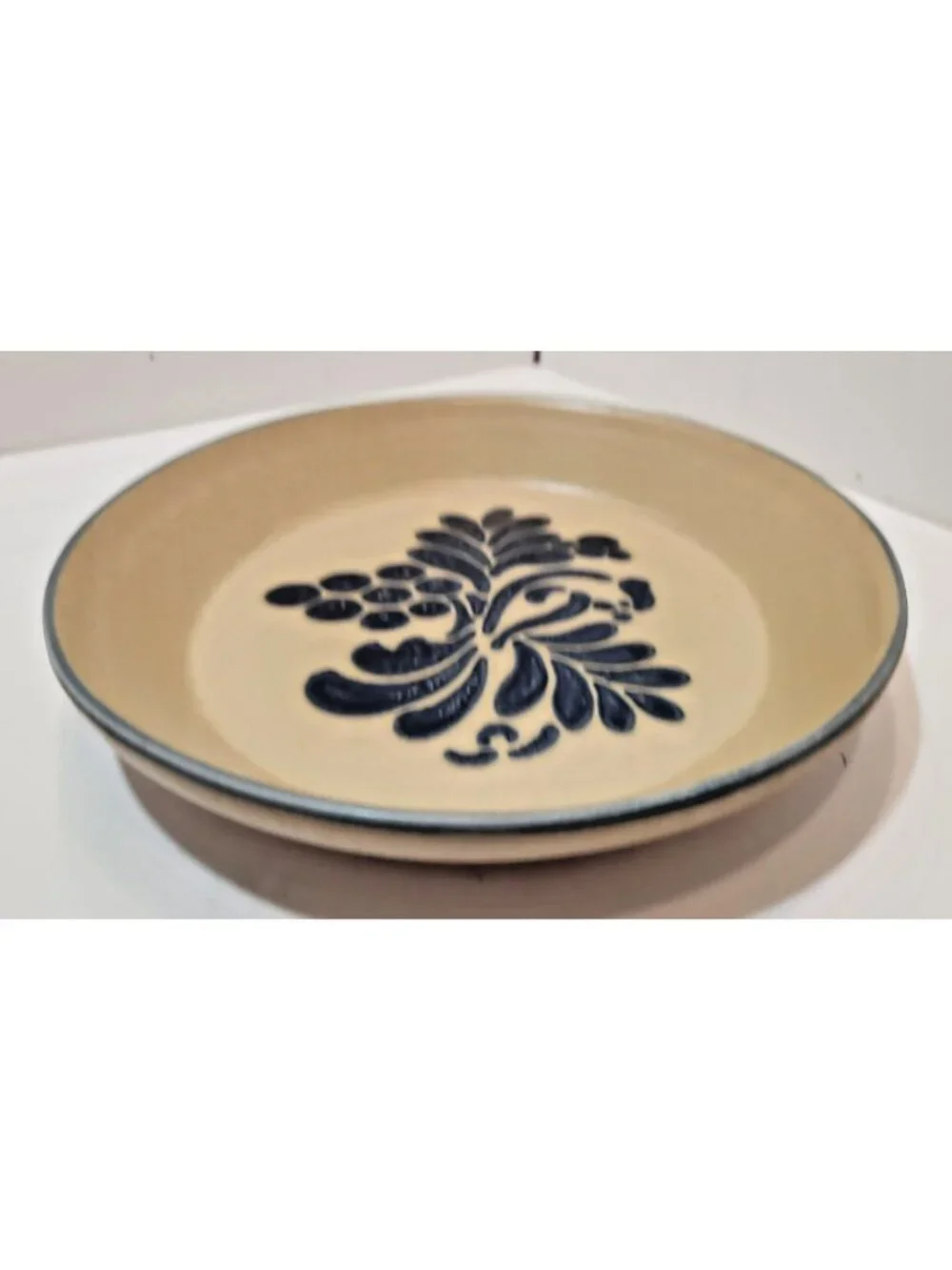 Vintage Pfaltzgraff Folk Art Tan & Blue 9